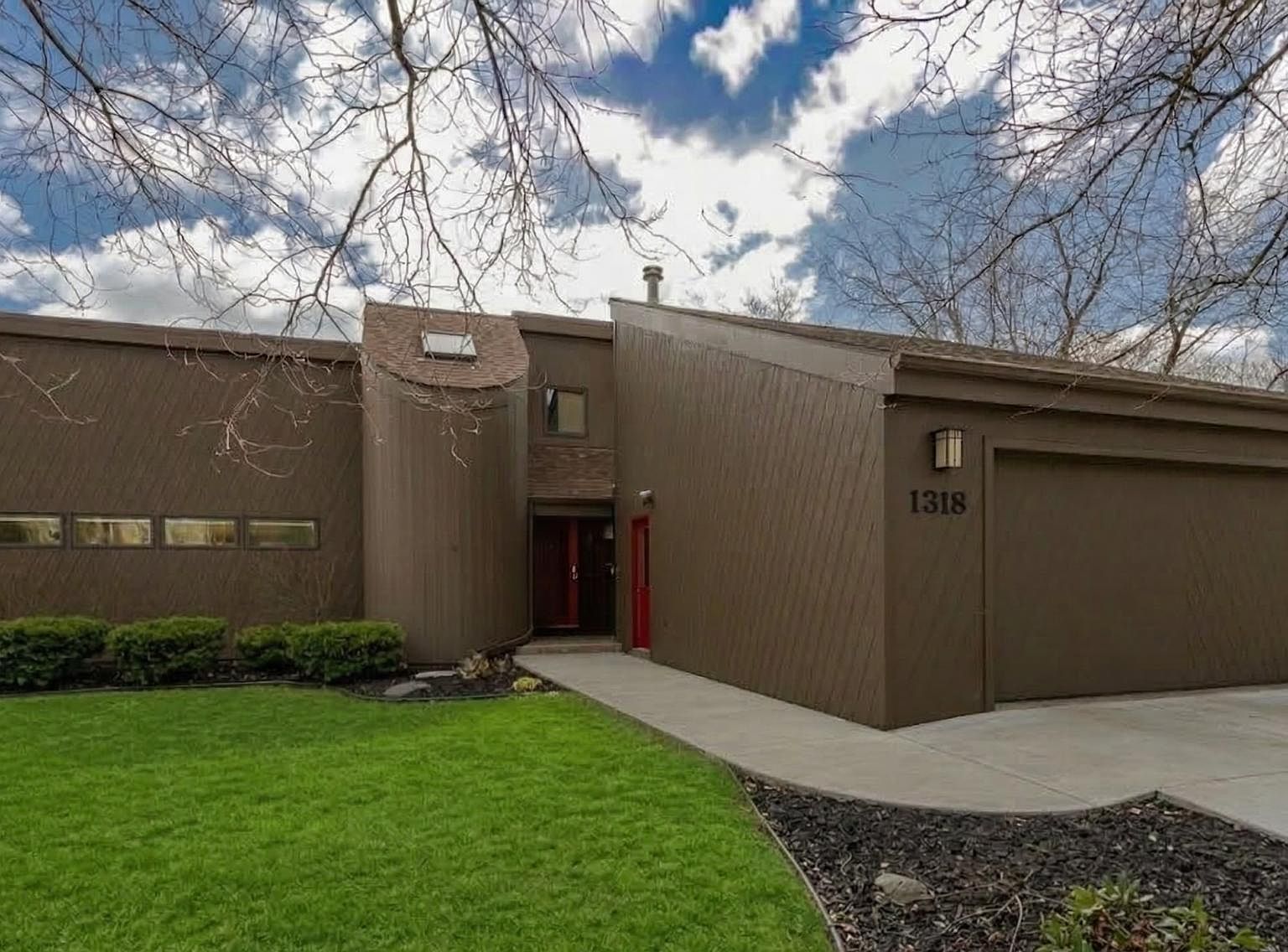 1318 21st Ave NE Rochester, MN 55906  | Single Family