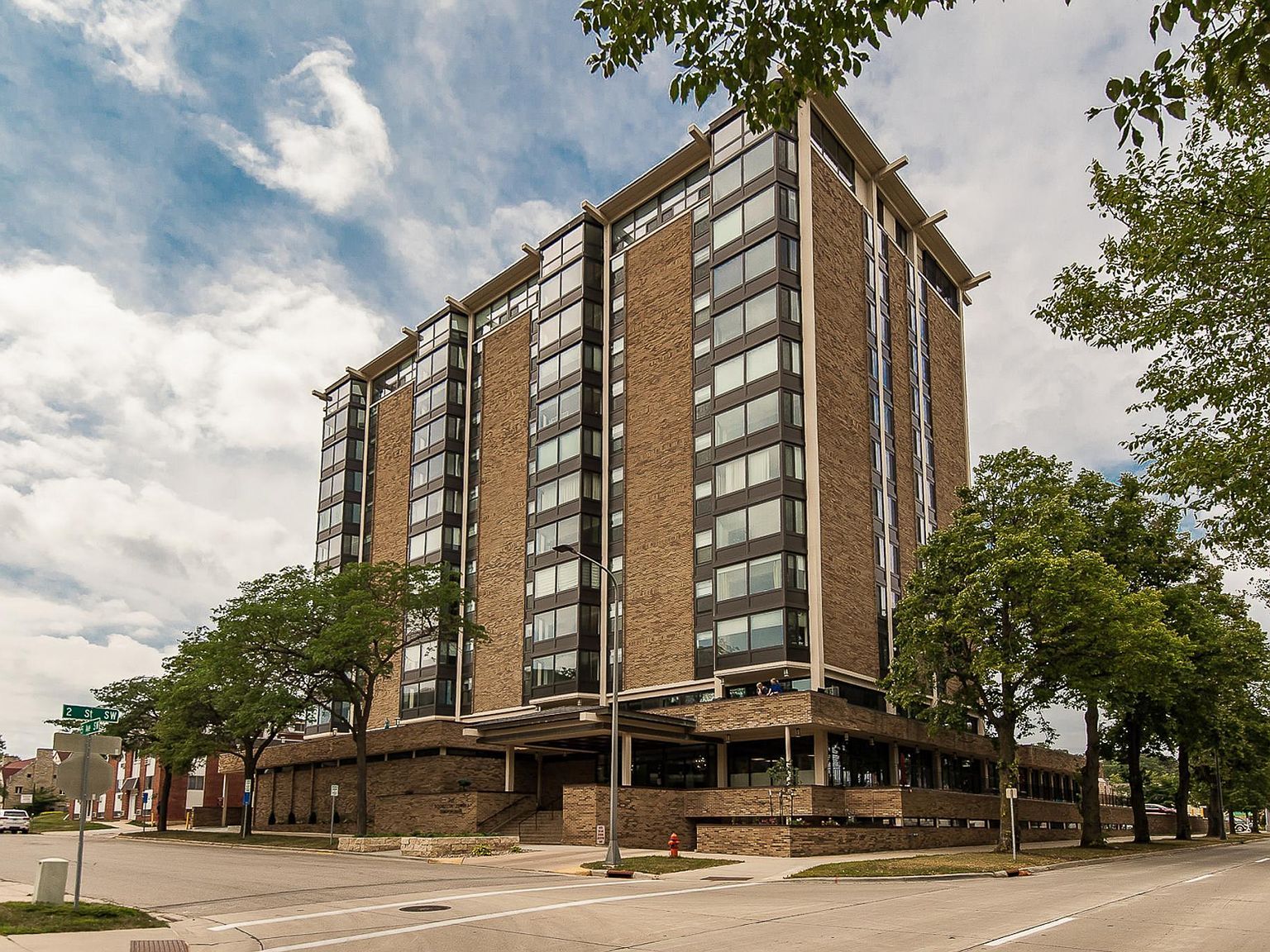 207 5th Ave SW APT 1001 Rochester, MN 55902, 55902