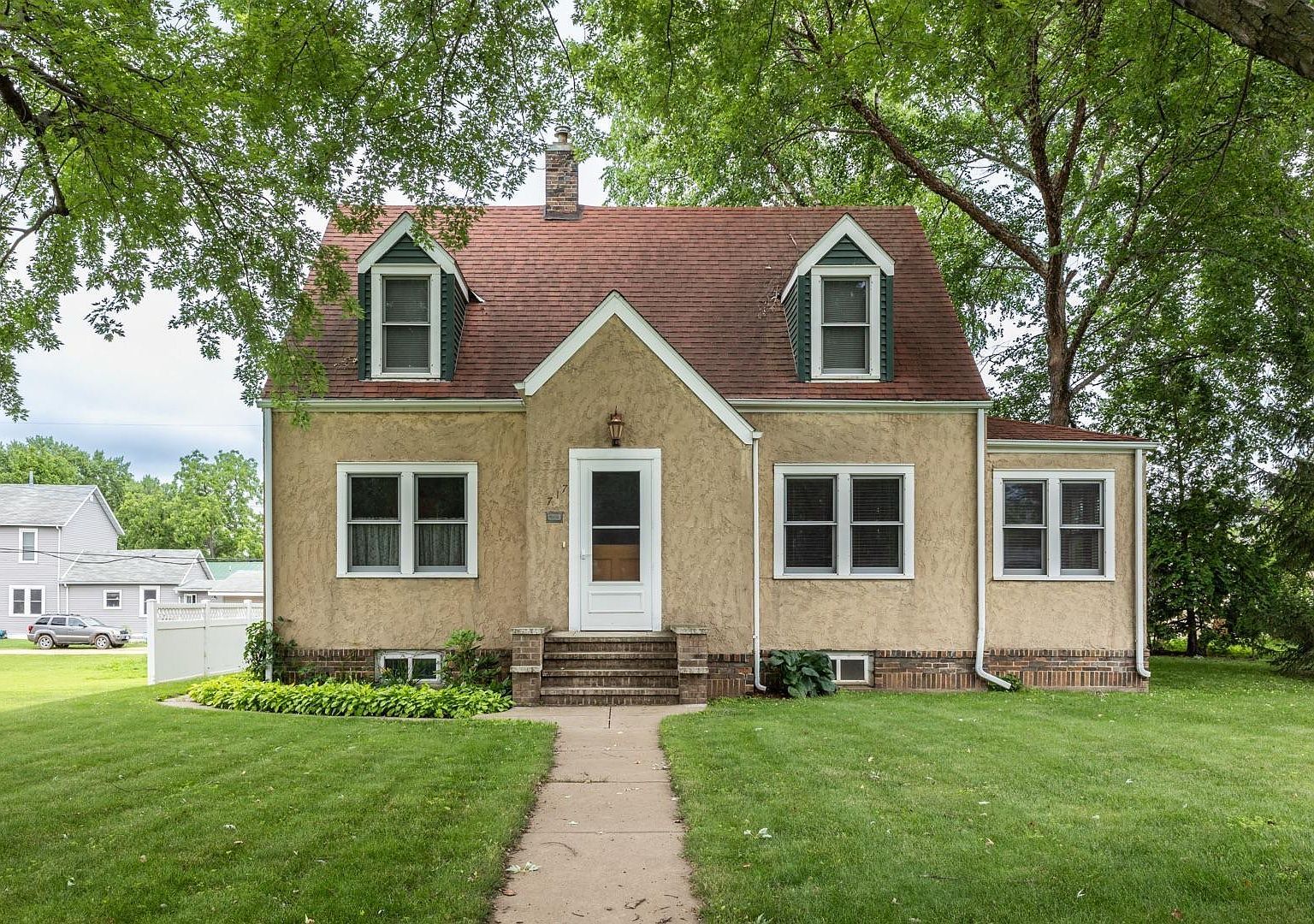 717 Broadway Ave Wabasha, MN 55981  | Single Family