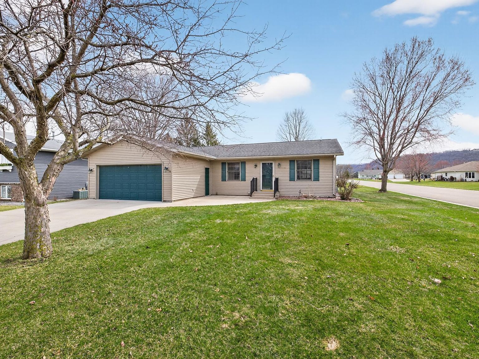 706 12th St E Wabasha, MN 55981  | Single Family
