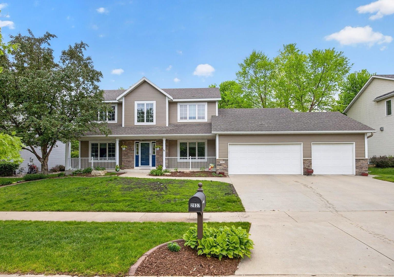 2937 Oakview Dr NE Rochester, MN 55906, 55906