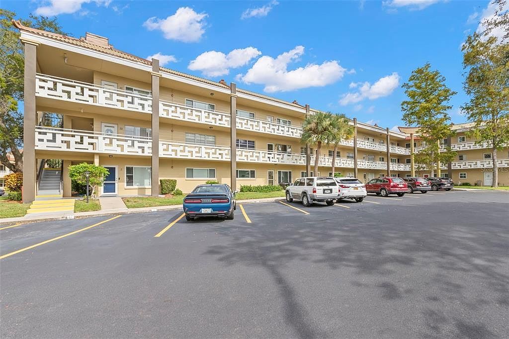 2416 World Parkway Blvd APT 26 Clearwater, FL 33763 - Thumbnail 2