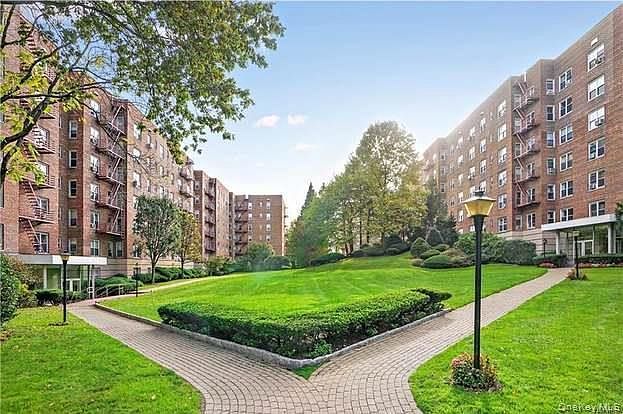 1300 Midland Ave APT B42 Bronxville, NY 10708 - Thumbnail 2