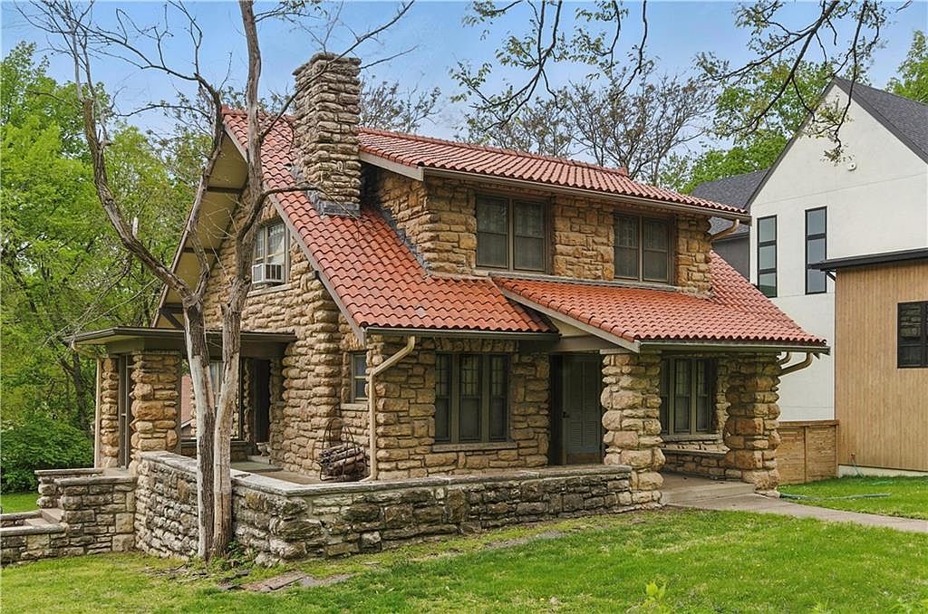 5334 Oak St Kansas City, MO 64112 - Thumbnail 2