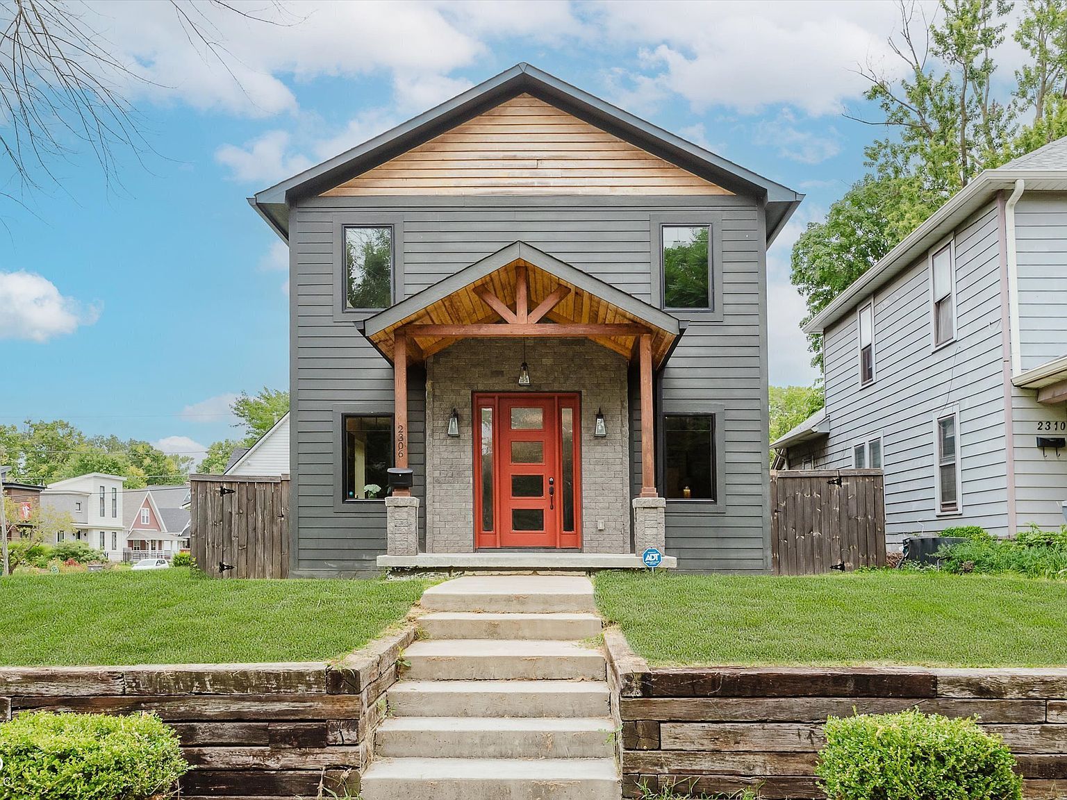 2306 E 12th St Indianapolis, IN 46201 - Thumbnail 2