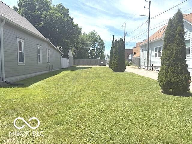 930 Olive St Indianapolis, IN 46203, 46203