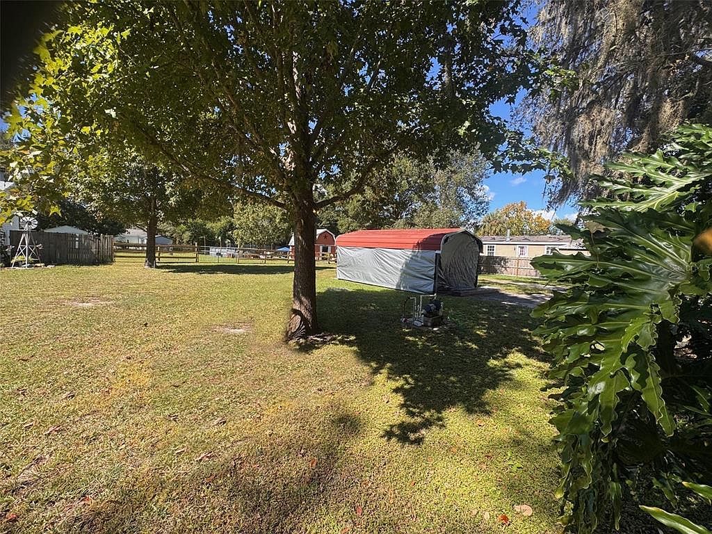 444 Quail St Lady Lake, FL 32159 - Thumbnail 2