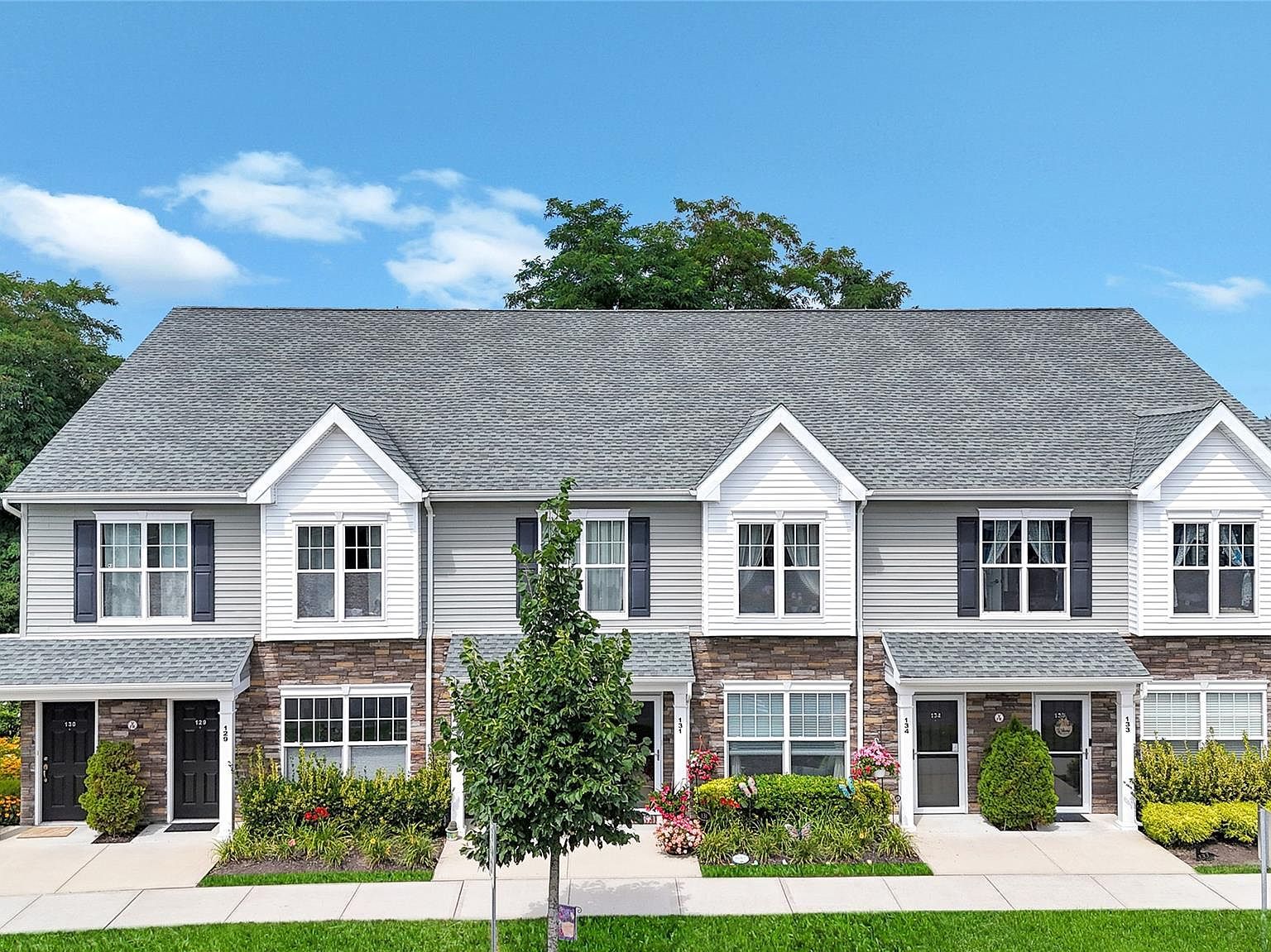 132 Weatherby Ln UNIT 132 Central Islip, NY 11722 - Thumbnail 2