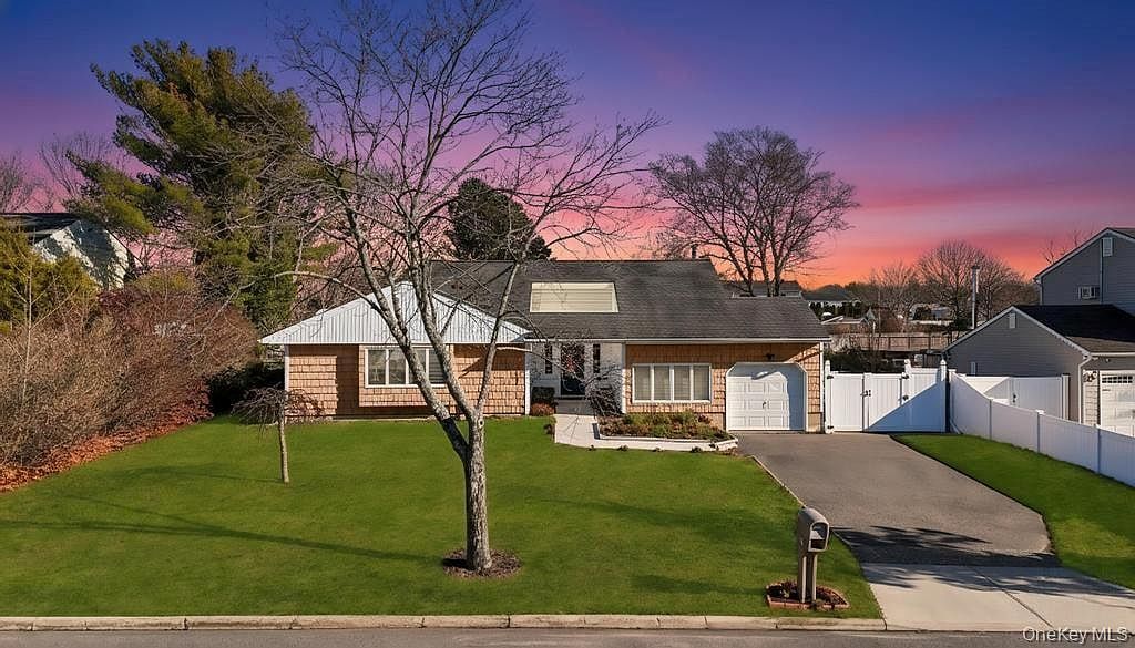 15 Drake Ave Bellport, NY 11713 - Thumbnail 2