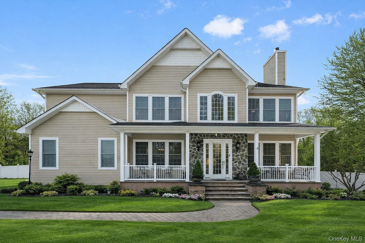 42 Brayton Ct N South Setauket, NY 11720 - Thumbnail 2