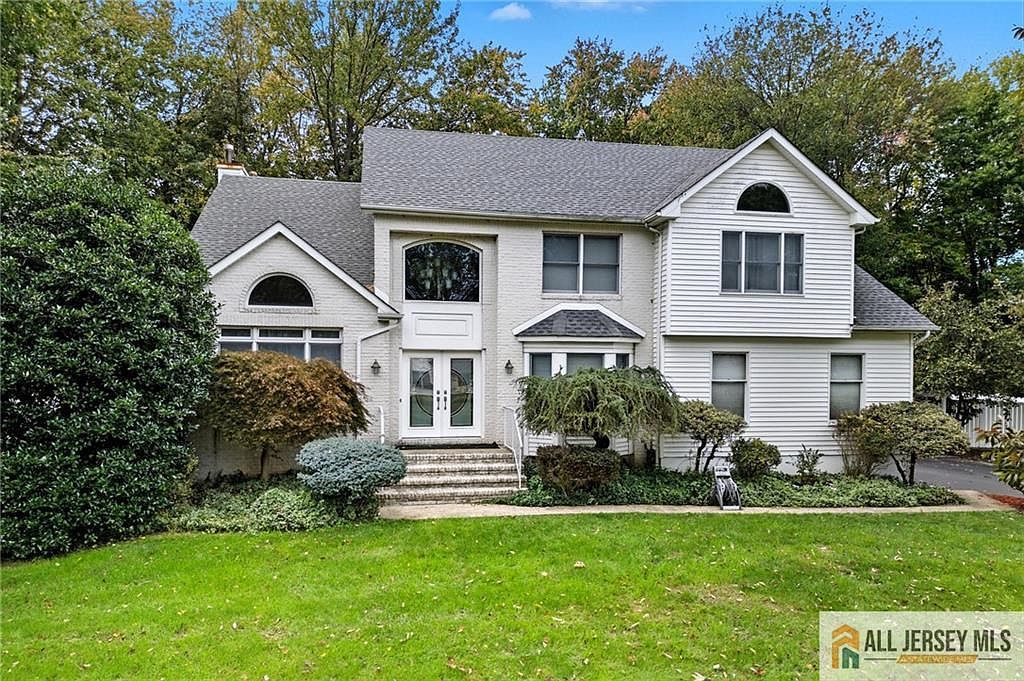 2 Guinevere Rd Monroe Township, NJ 08831 - Thumbnail 2