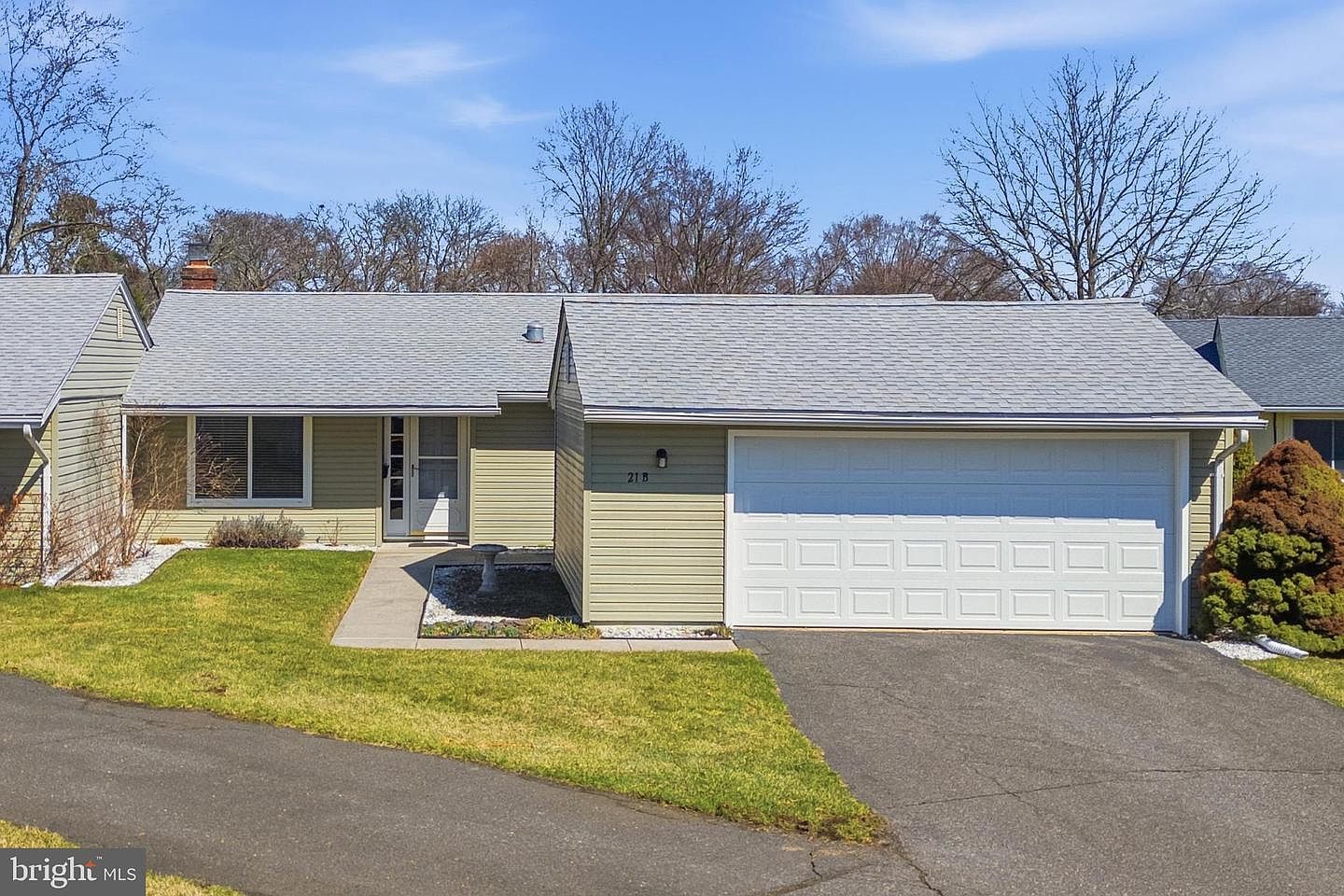 21 B Celtis Plz Monroe Township, NJ 08831  | Condominium