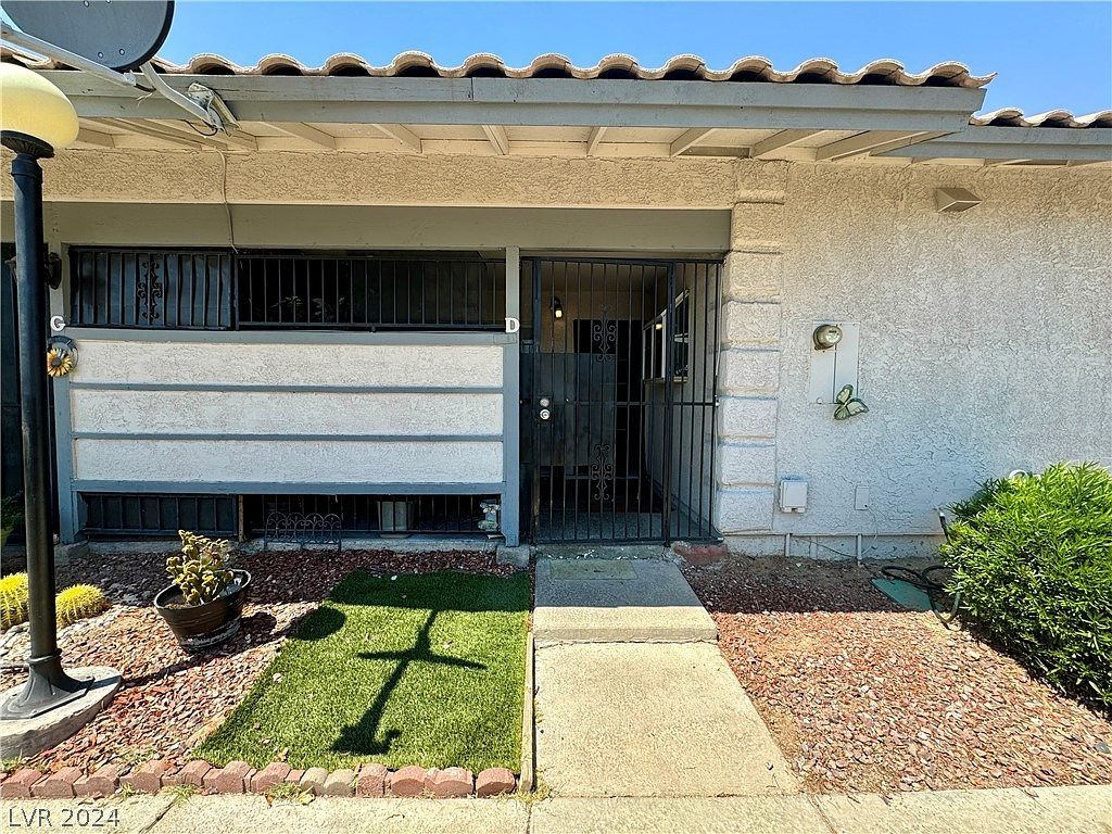 213 N Lamb Blvd UNIT D Las Vegas, NV 89110 - Thumbnail 2