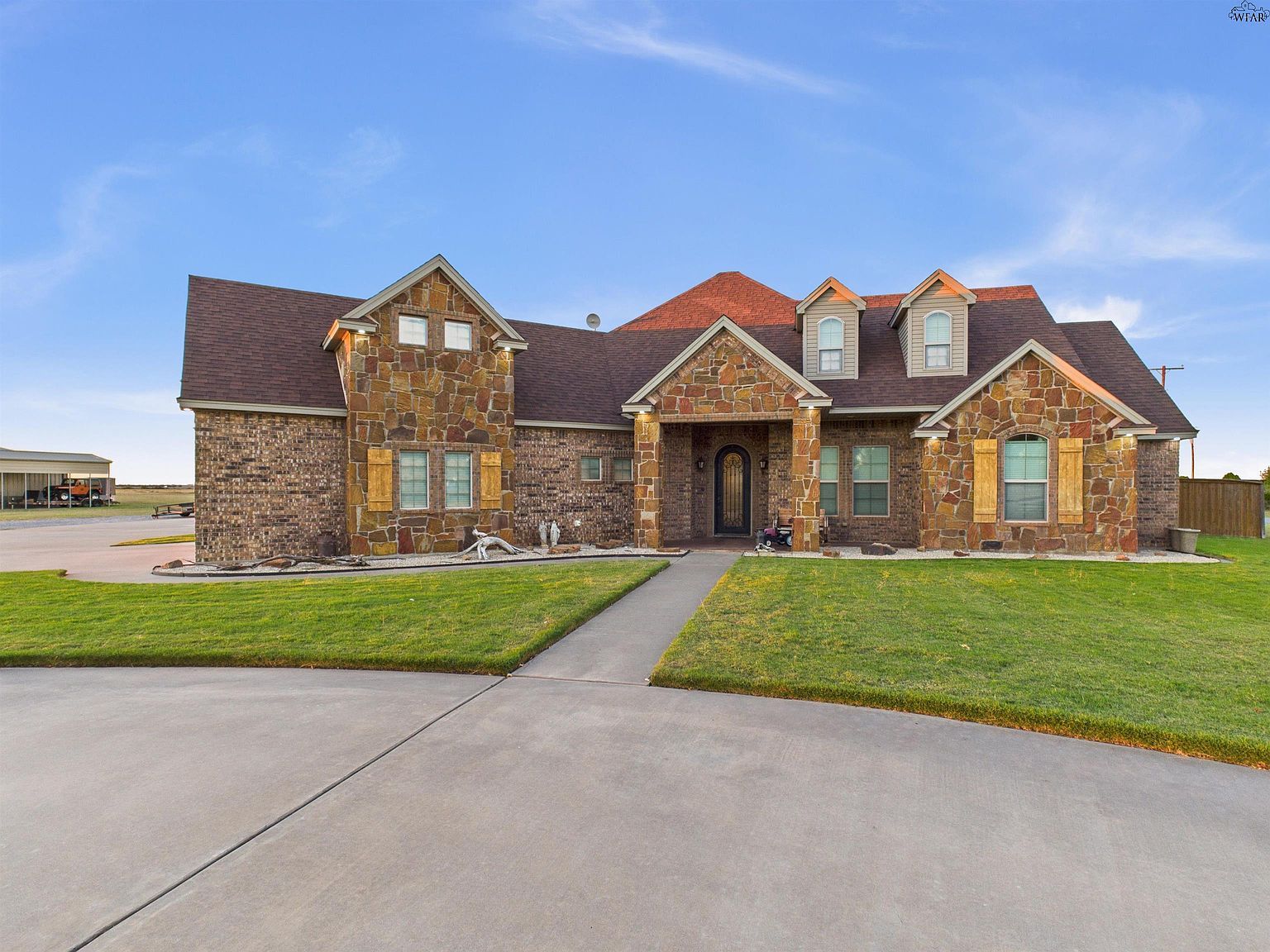 934 Thrift Rd Burkburnett, TX 76354 - Thumbnail 2