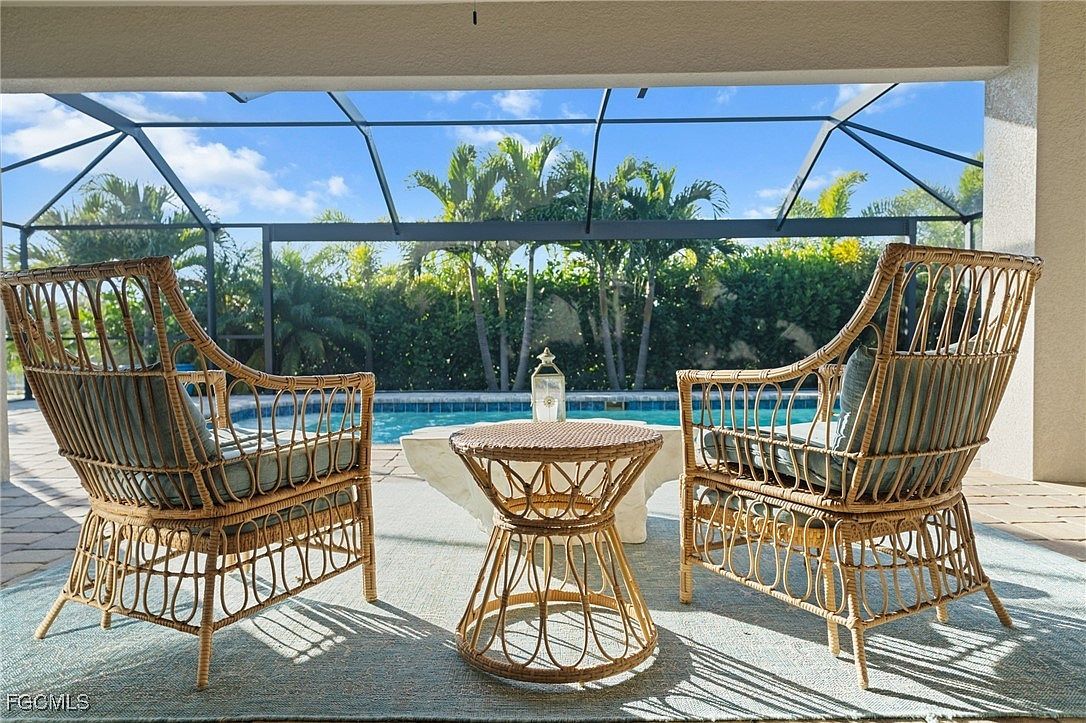 328 SW 26th Ave Cape Coral, FL 33991 - Thumbnail 2