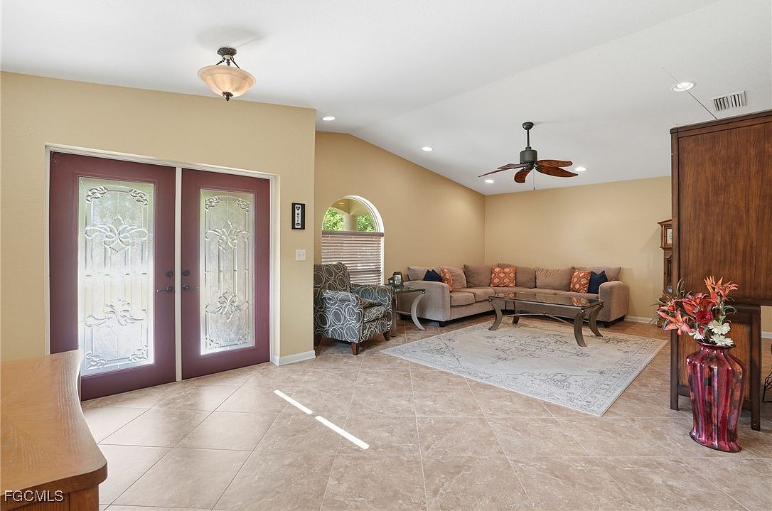 5541 Winkler Rd Fort Myers, FL 33919 - Thumbnail 2
