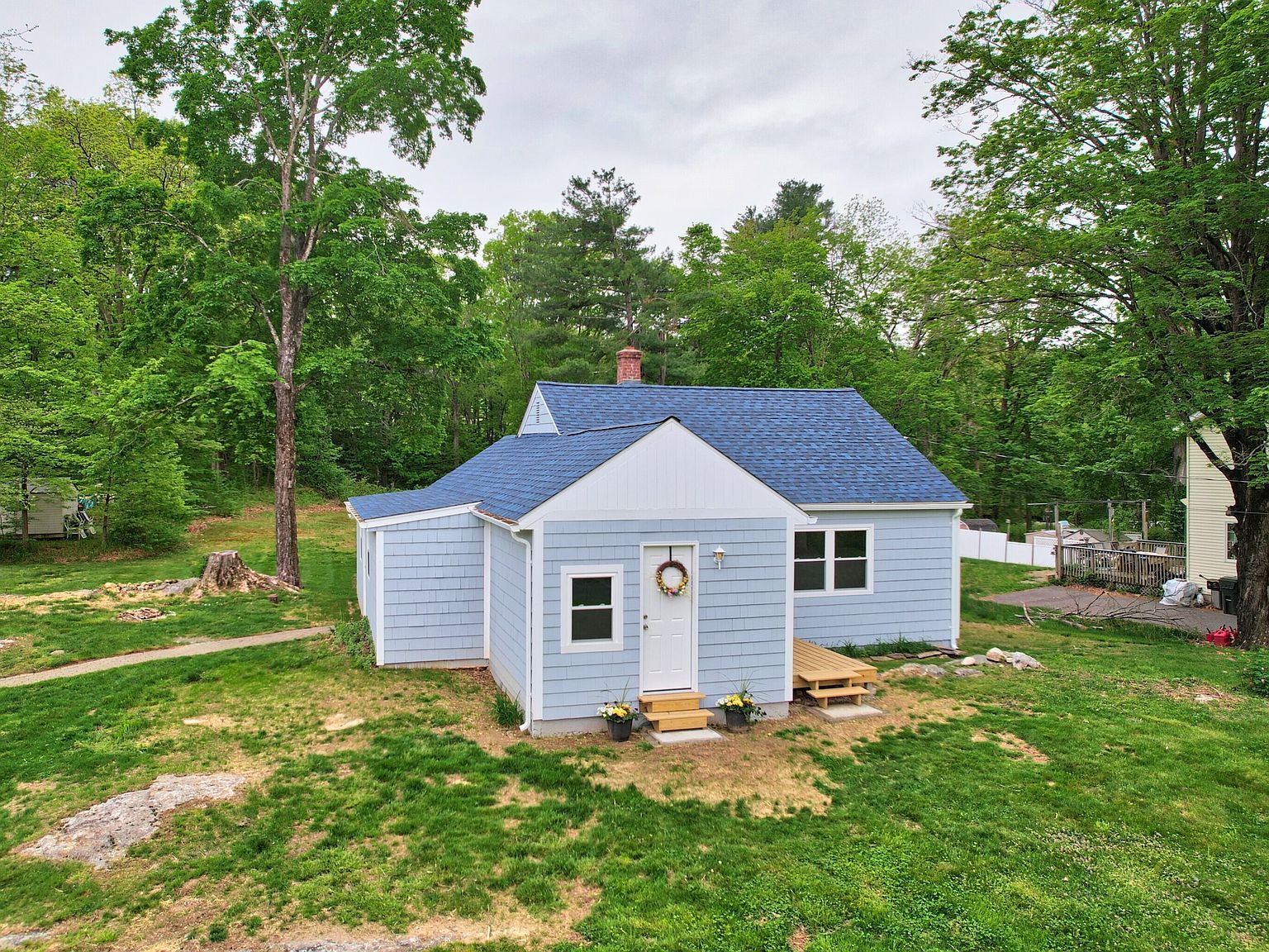 645 Fenn Rd Thomaston, CT 06787 - Thumbnail 2