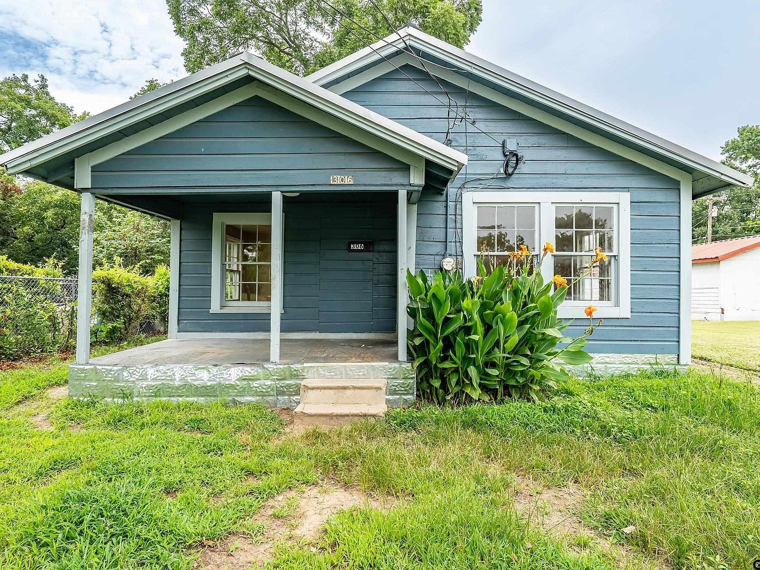 306 Dorothy St Jacksonville, TX 75766 - Thumbnail 2