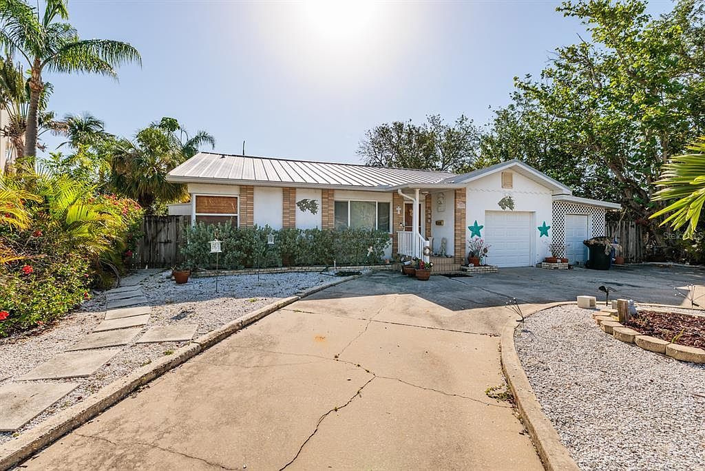 1857 Bayou Grande Blvd NE Saint Petersburg, FL 33703 - Thumbnail 2