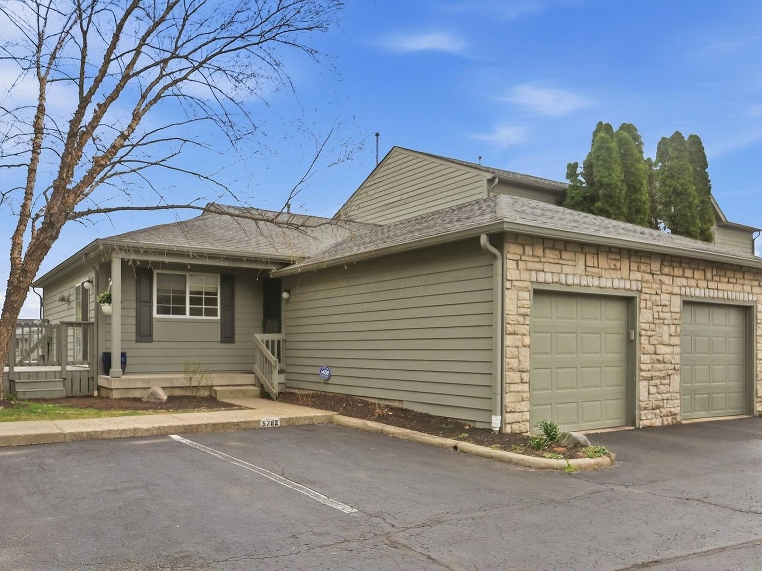 5762 Blendonbrook Ln #107A Columbus, OH 43230  | Condominium