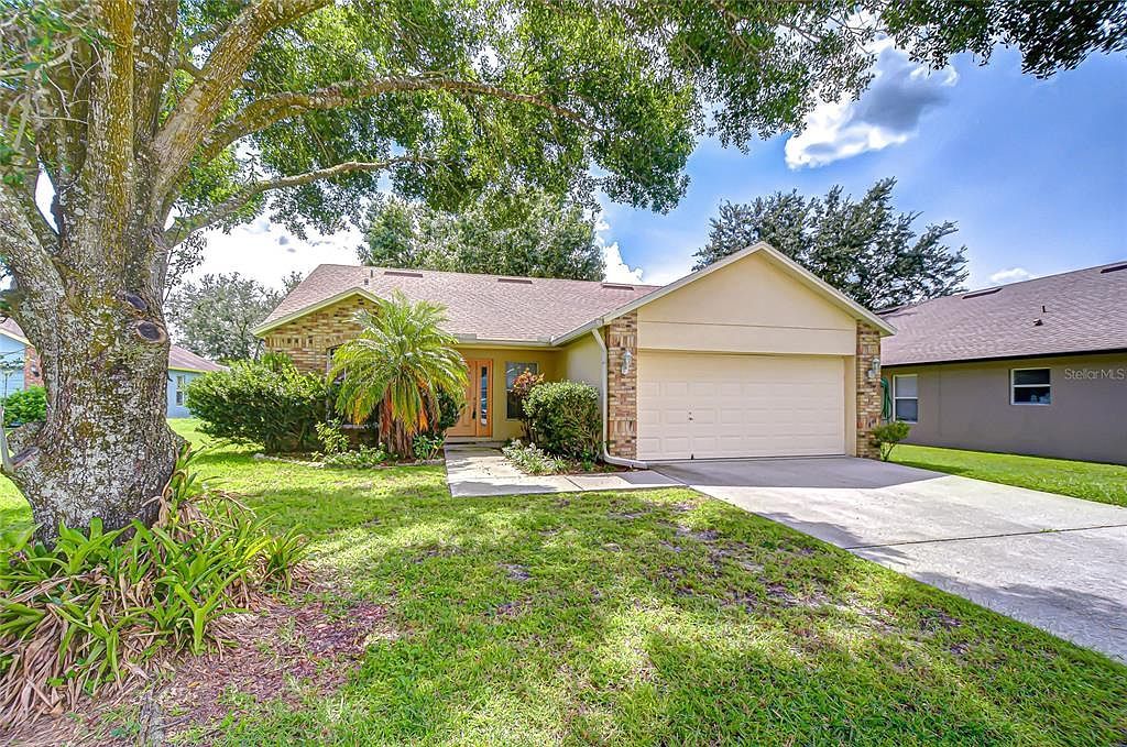 107 Citrus Landing Dr Plant City, FL 33563 - Thumbnail 2