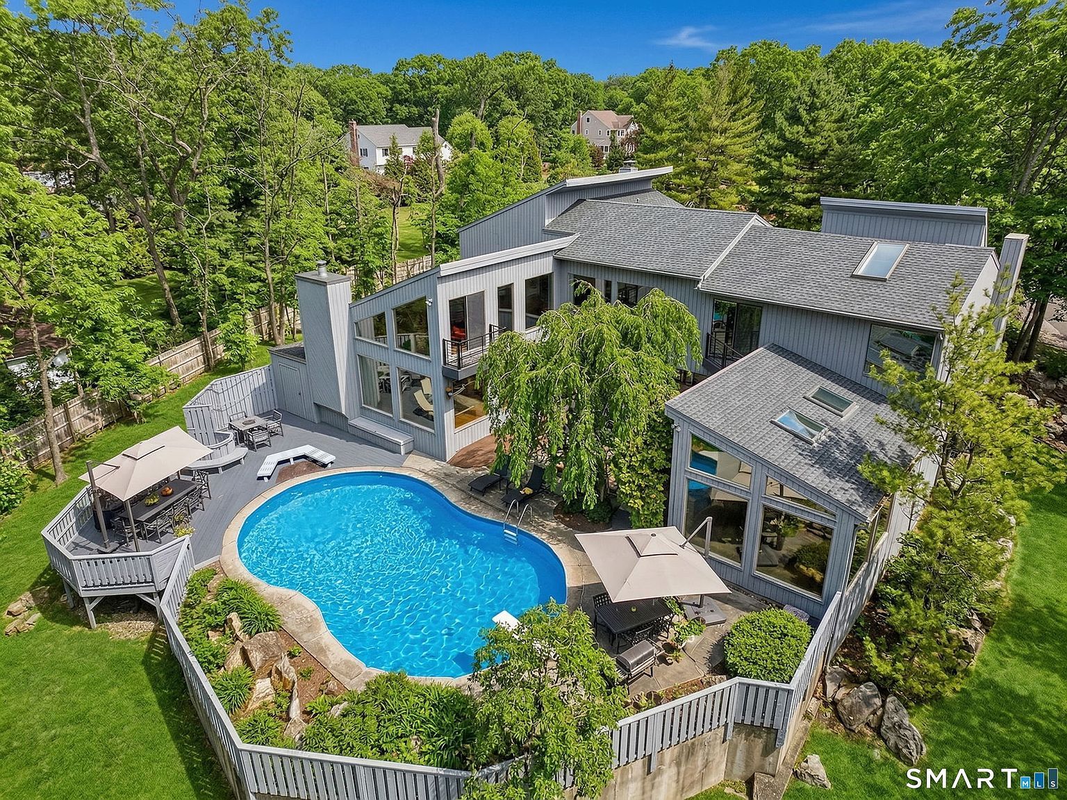 66 Dogwood Ln Trumbull, CT 06611  | Single Family