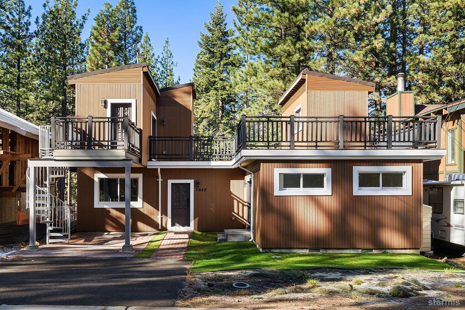 3845 Figueroa Ln South Lake Tahoe, CA 96150 - Thumbnail 2