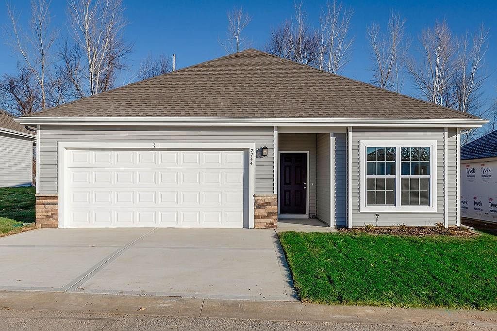 12218 N Rhode Ct Kansas City, MO 64163 - Thumbnail 2