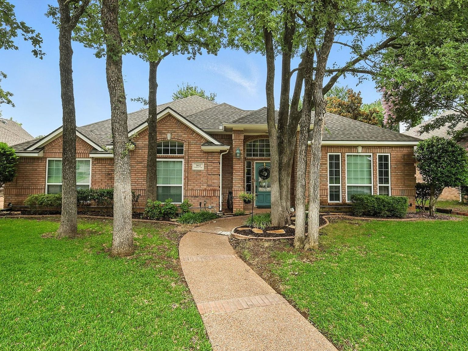 3612 Bordeaux Ln Hurst, TX 76054 - Thumbnail 2