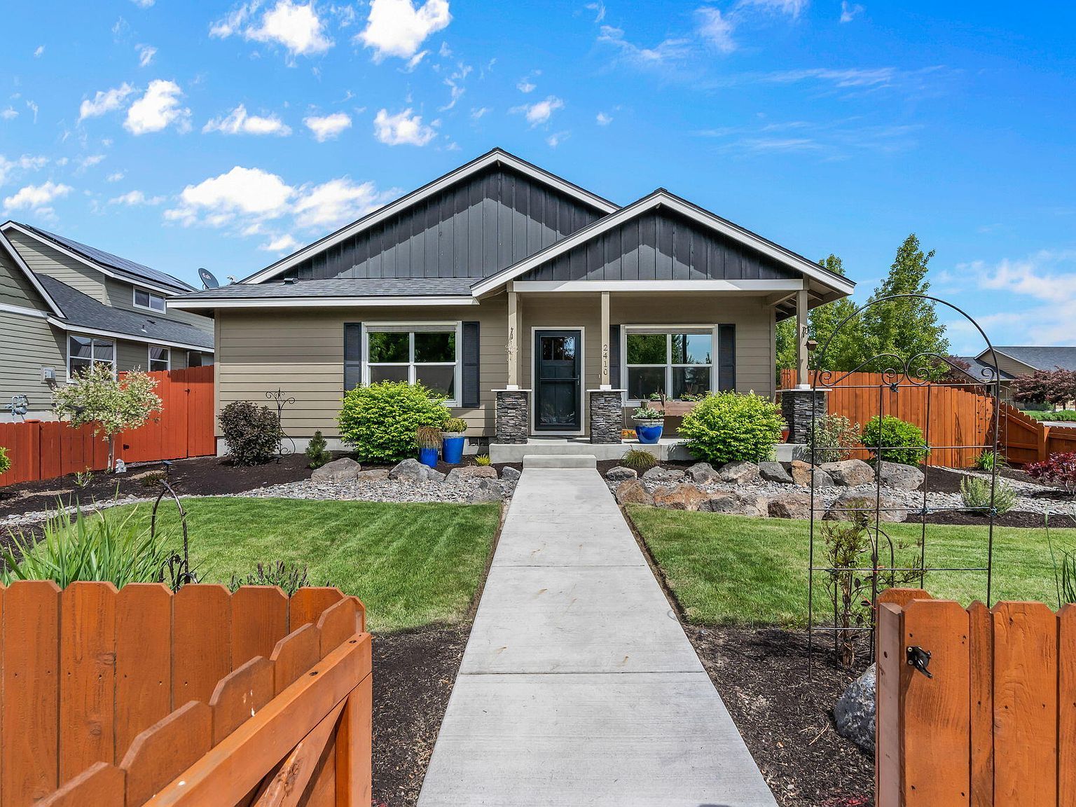 2410 NW 10th St Redmond, OR 97756 - Thumbnail 2