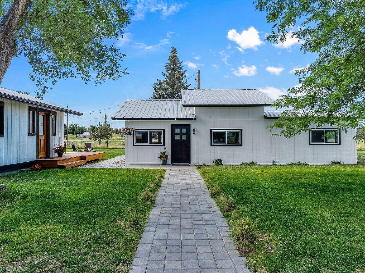 5720 SW Obsidian Ave Redmond, OR 97756 - Thumbnail 2