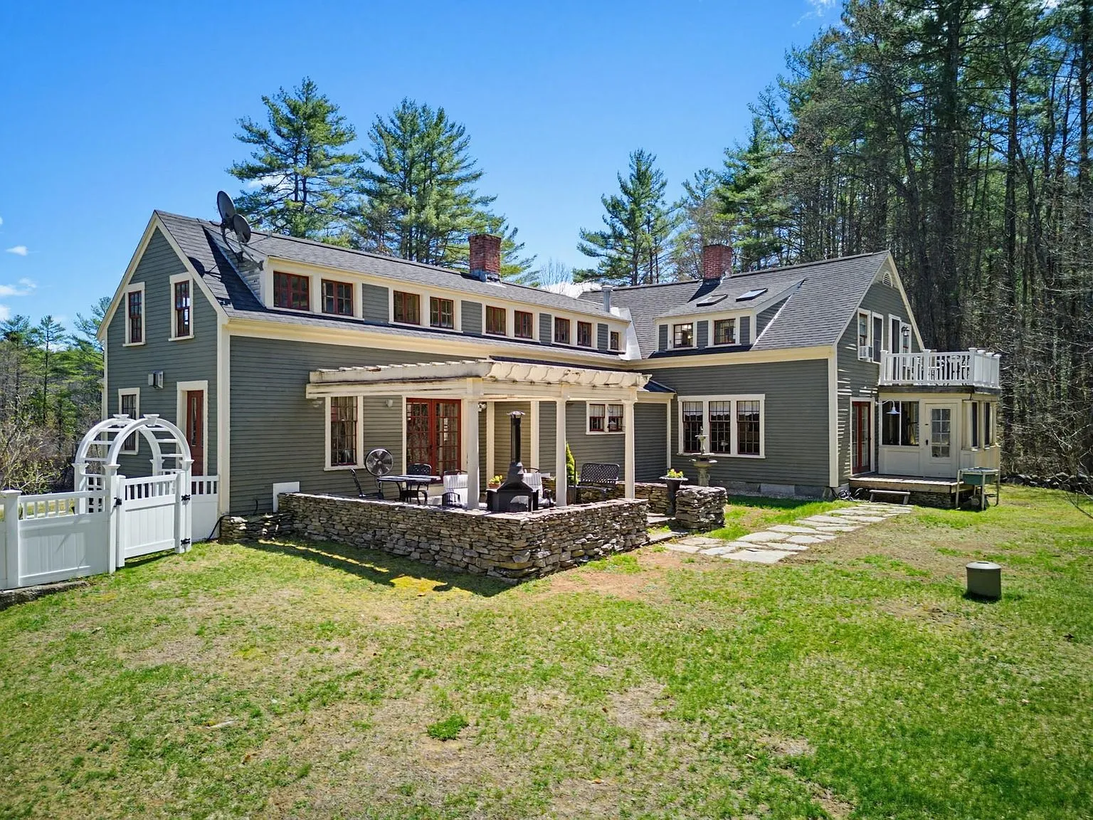 41 W Lull Pl New Boston, NH 03070 | Single Family