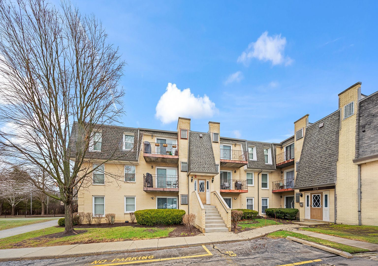 810 N River Rd APT 1C Mount Prospect, IL 60056 - Thumbnail 2