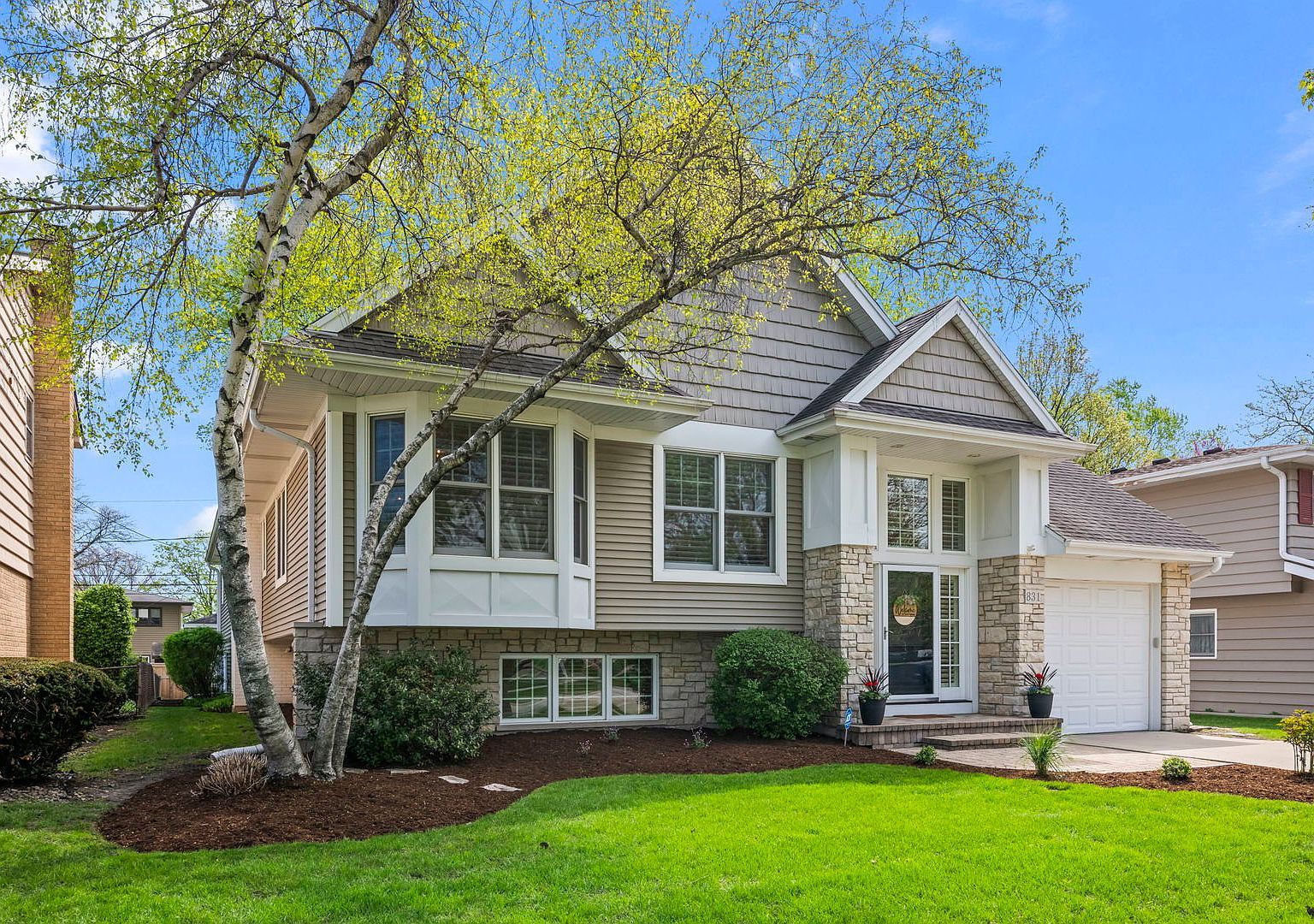 831 S Dryden Pl Arlington Heights, IL 60005  | Single Family