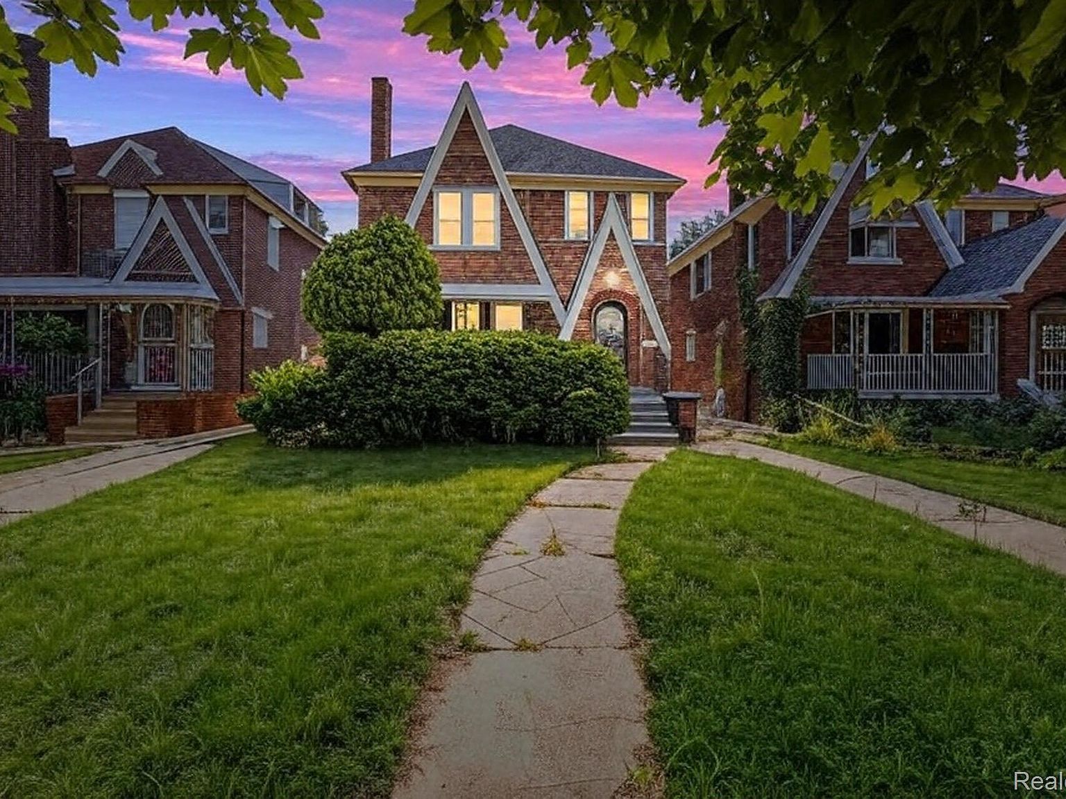 17600 Santa Barbara Dr Detroit, MI 48221 - Thumbnail 2