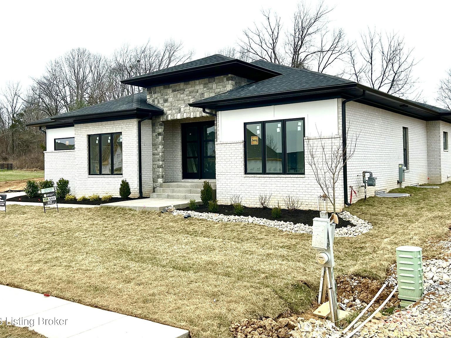 48 Thomas Farm Dr Louisville, KY 40299 - Thumbnail 2