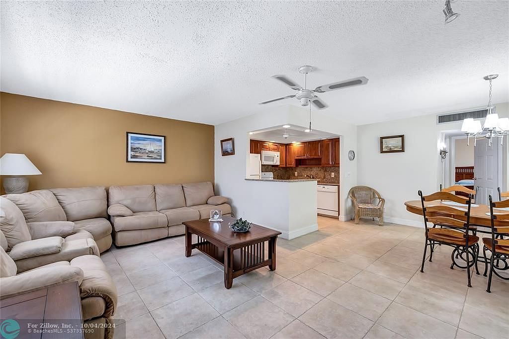 95 Waterford Cir #D Delray Beach, FL 33446 - Thumbnail 2