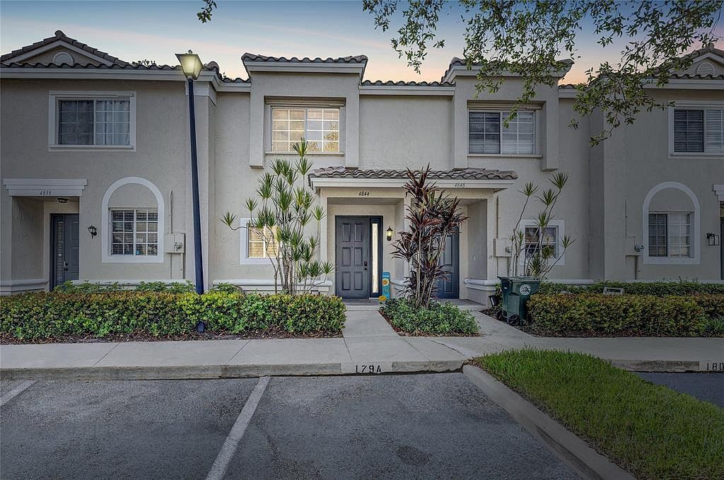 4844 NW 58th Mnr Coconut Creek, FL 33073 - Thumbnail 2