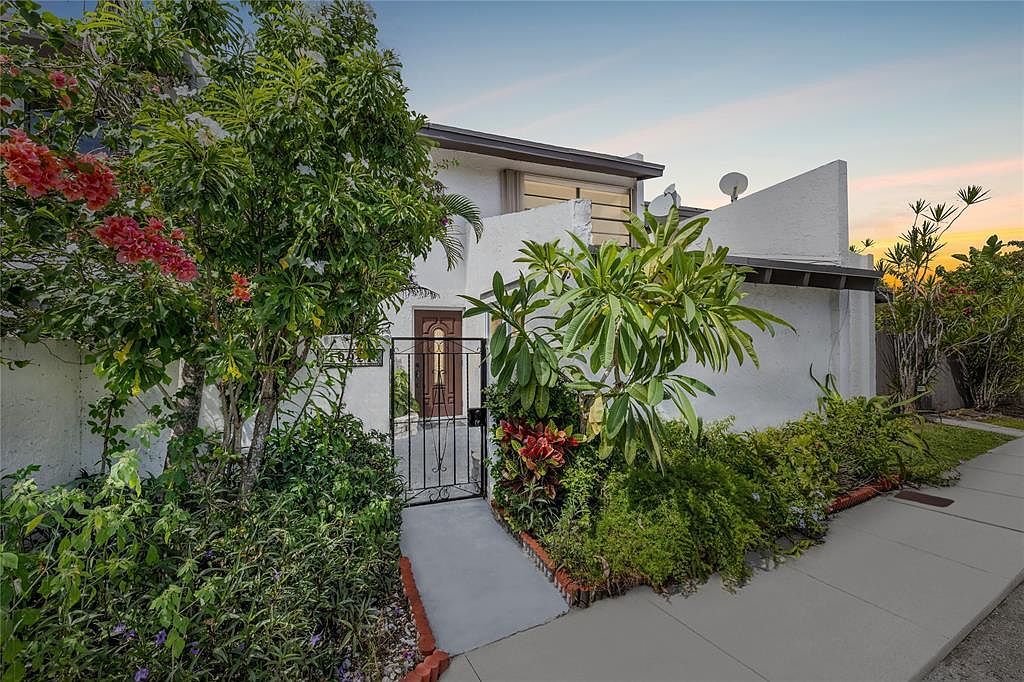 10921 SW 70th Ter #10921 Miami, FL 33173 - Thumbnail 2