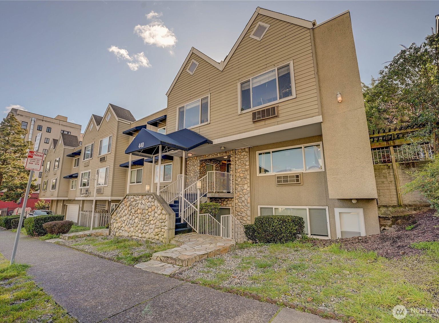 440 Saint Helens Ave Unit 209 Tacoma, WA 98402 - Thumbnail 2