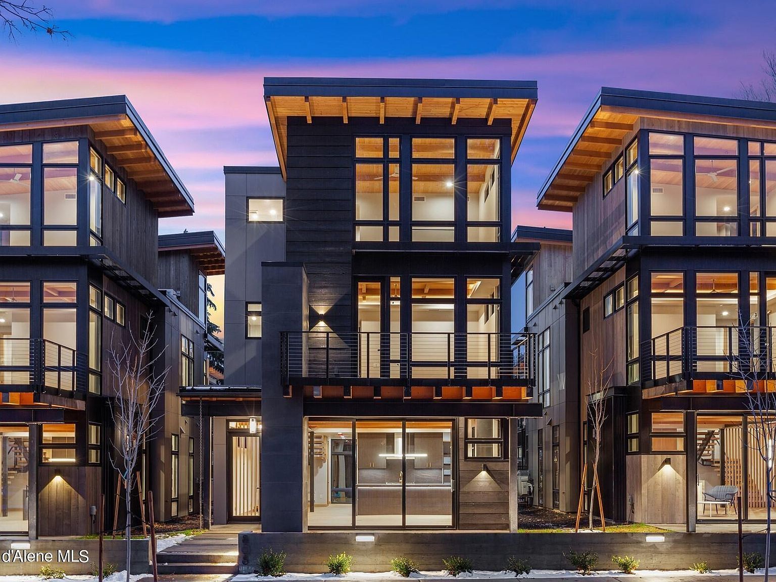 808 E Lakeside Ave Coeur D Alene, ID 83814 - Thumbnail 2