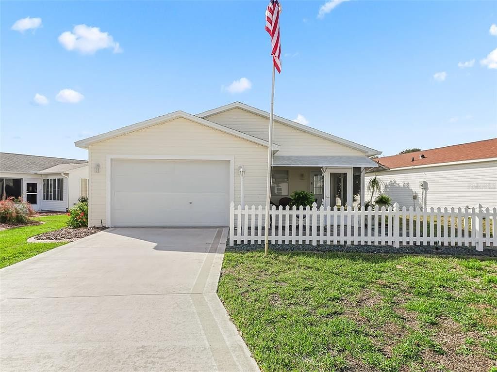 2606 Olivarez Way The Villages, FL 32162 - Thumbnail 2