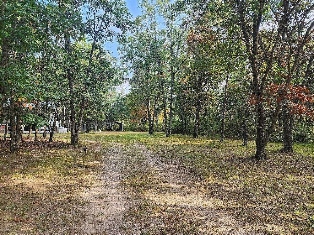 996 Blackhawk Ct Hancock, WI 54943 - Thumbnail 2