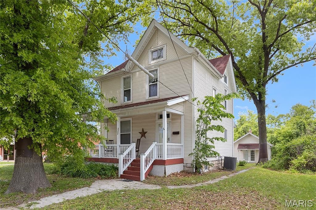 3302 College Ave Alton, IL 62002, 62002