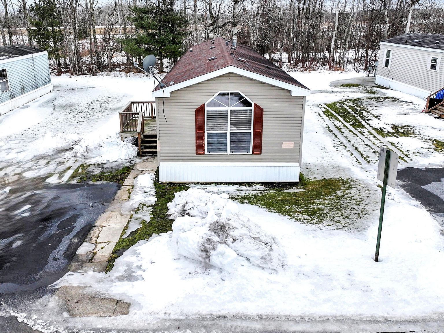 15 Chelsey Ln Cheboygan, MI 49721 - Thumbnail 2