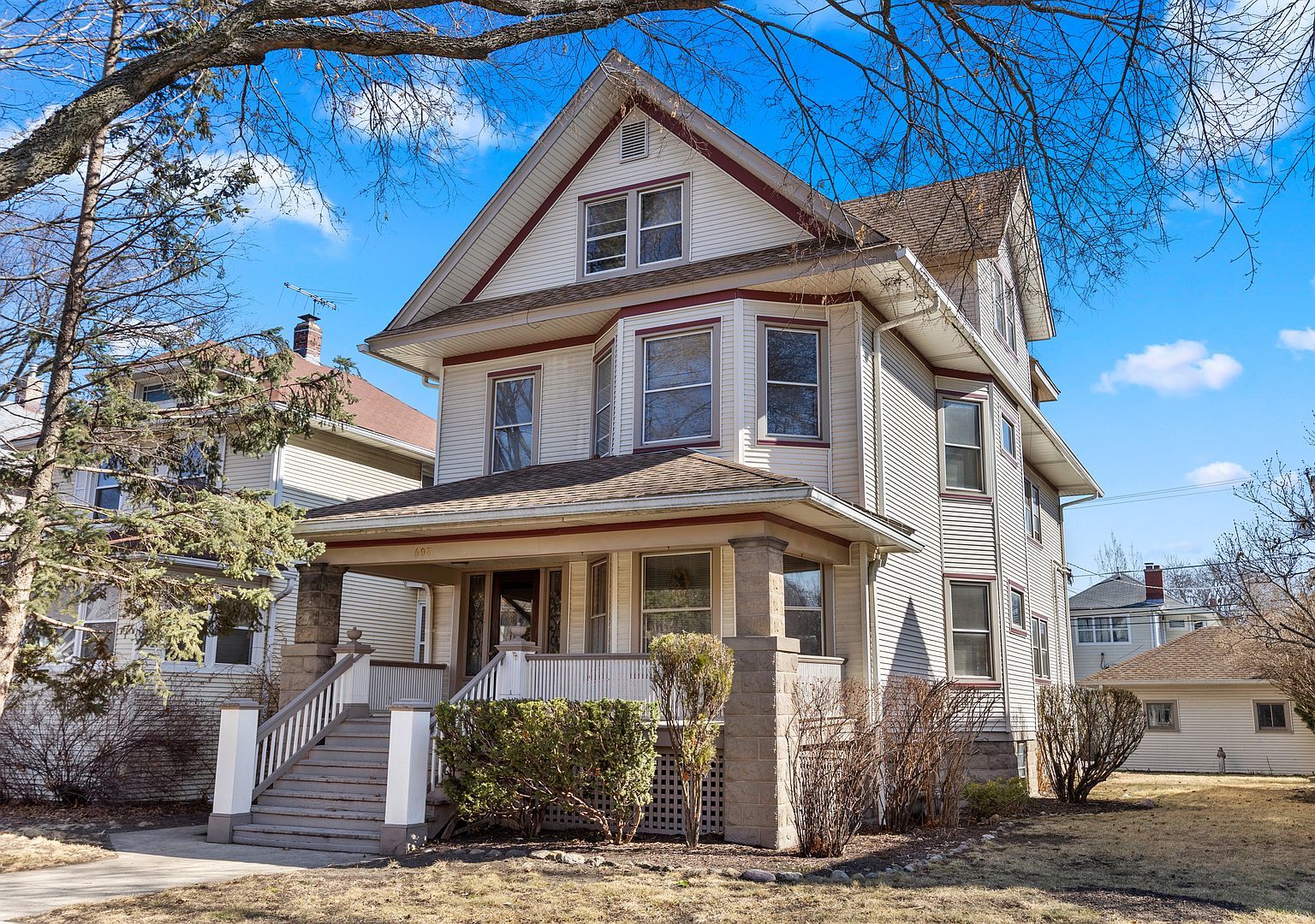 608 S Grove Ave Oak Park, IL 60304 - Thumbnail 2