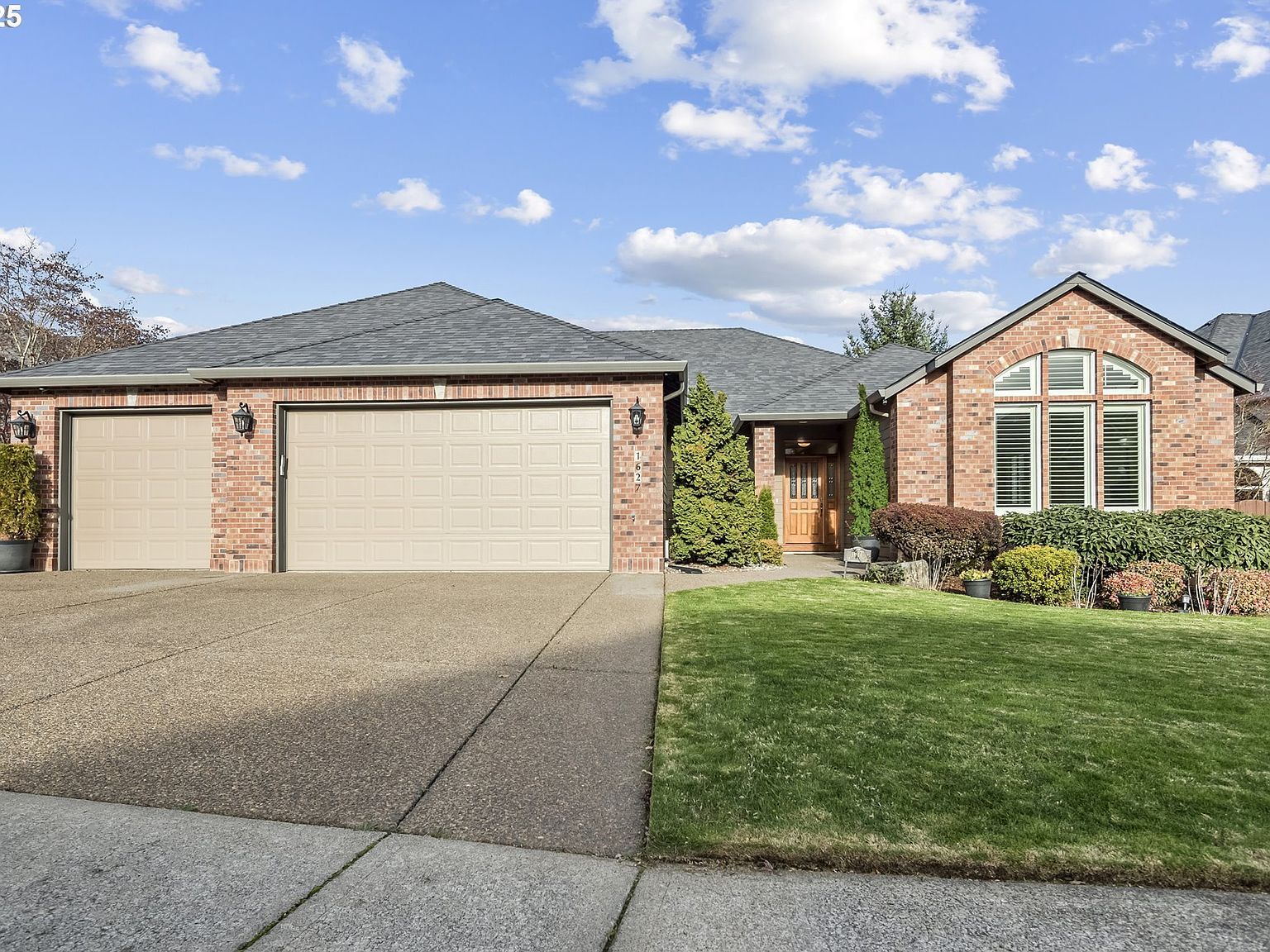 1627 NW 35th Cir Camas, WA 98607 - Thumbnail 2