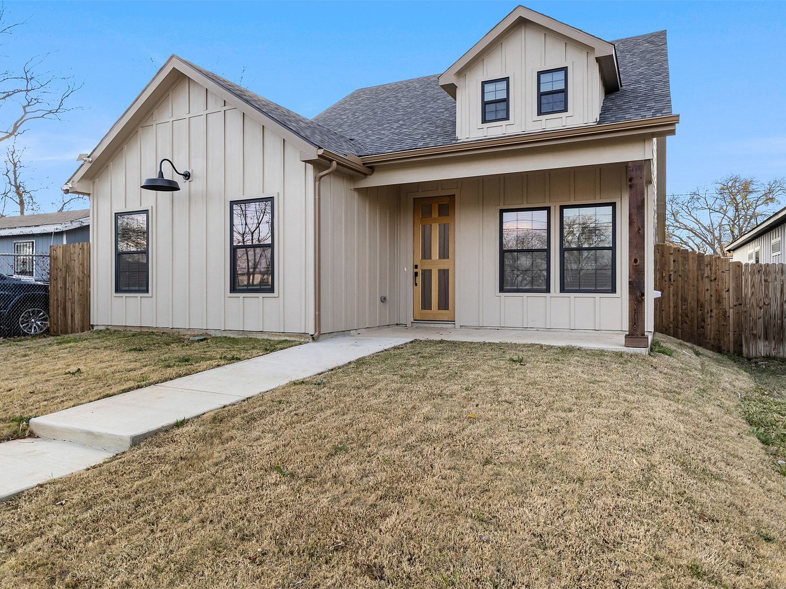 1804 Vincennes St Fort Worth, TX 76105 - Thumbnail 2