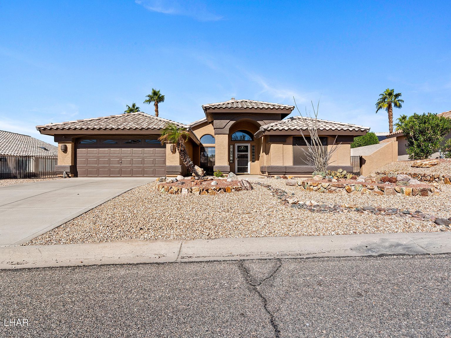 2413 Jacob Row Lake Havasu City, AZ 86404 - Thumbnail 2