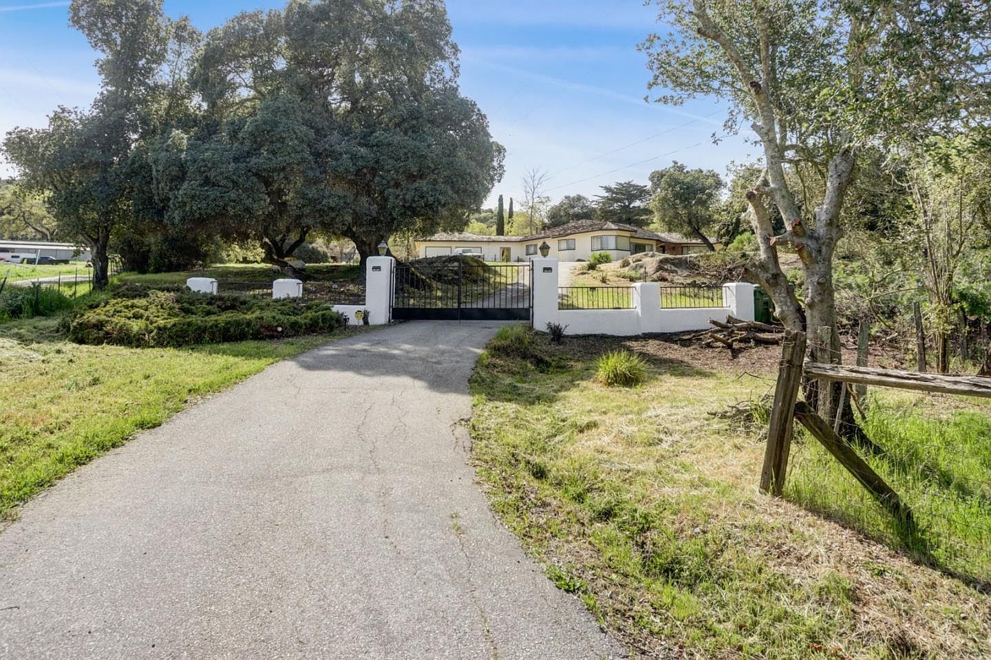 9375 Watsonville Rd Gilroy, CA 95020 - Thumbnail 2